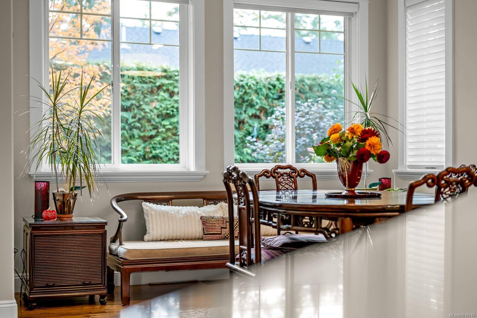 Comox, BC V9M 2B8,1861 Queens Ave