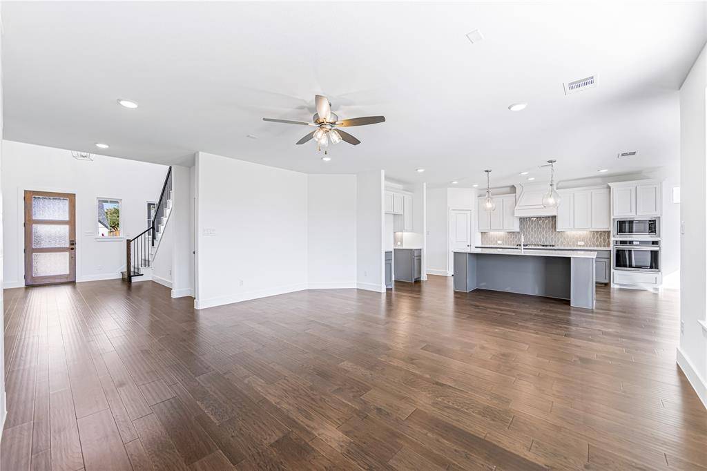 Fort Worth, TX 76179,7129 Aves