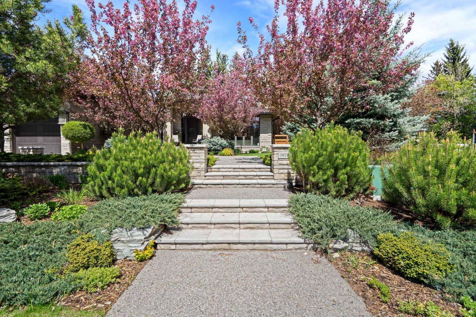 Calgary, AB T2V 2B9,1020 Bel-Aire DR SW