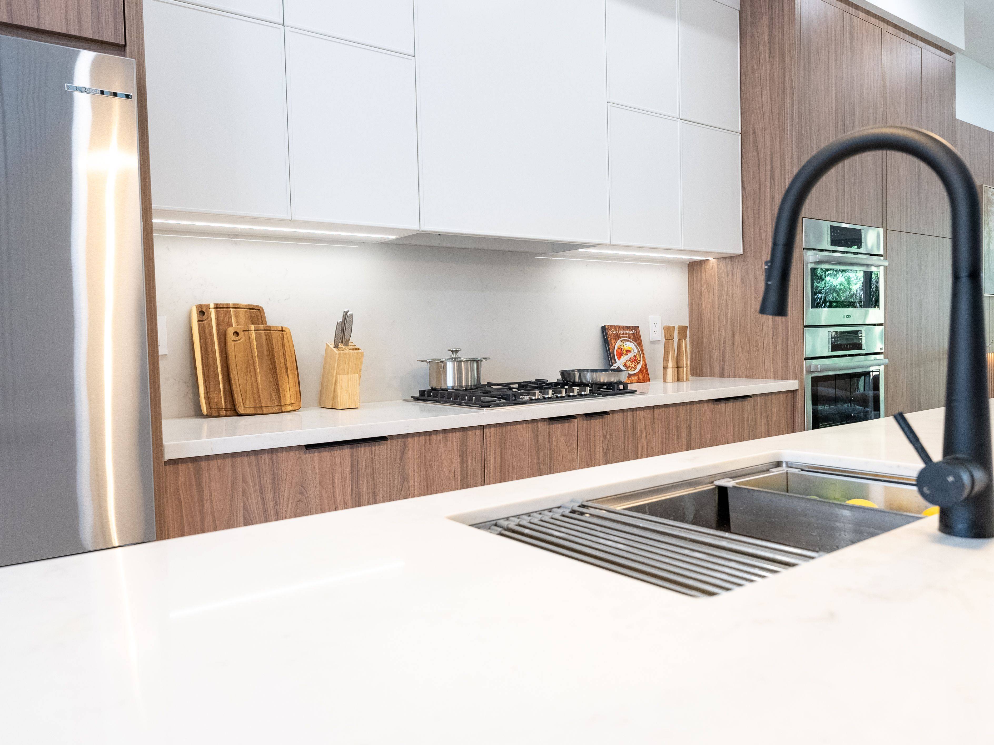 Toronto C07, ON M2N 1H2,92 Johnston AVE