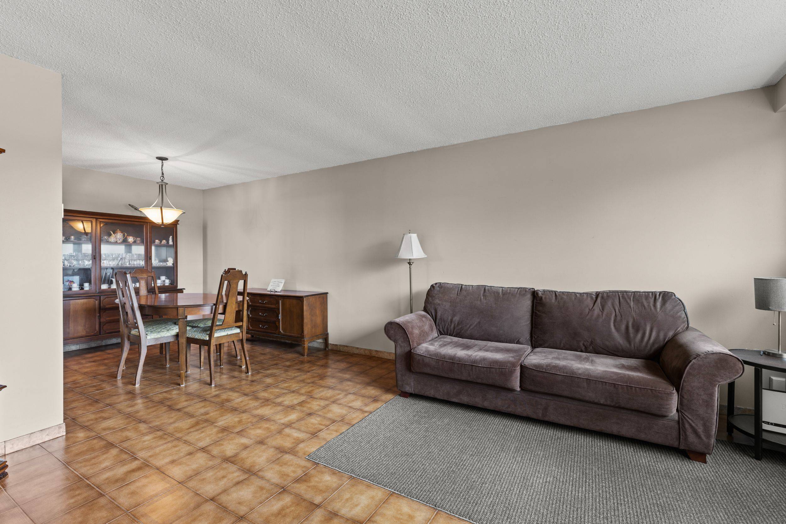 Hamilton, ON L8V 4G7,477 East 38th ST