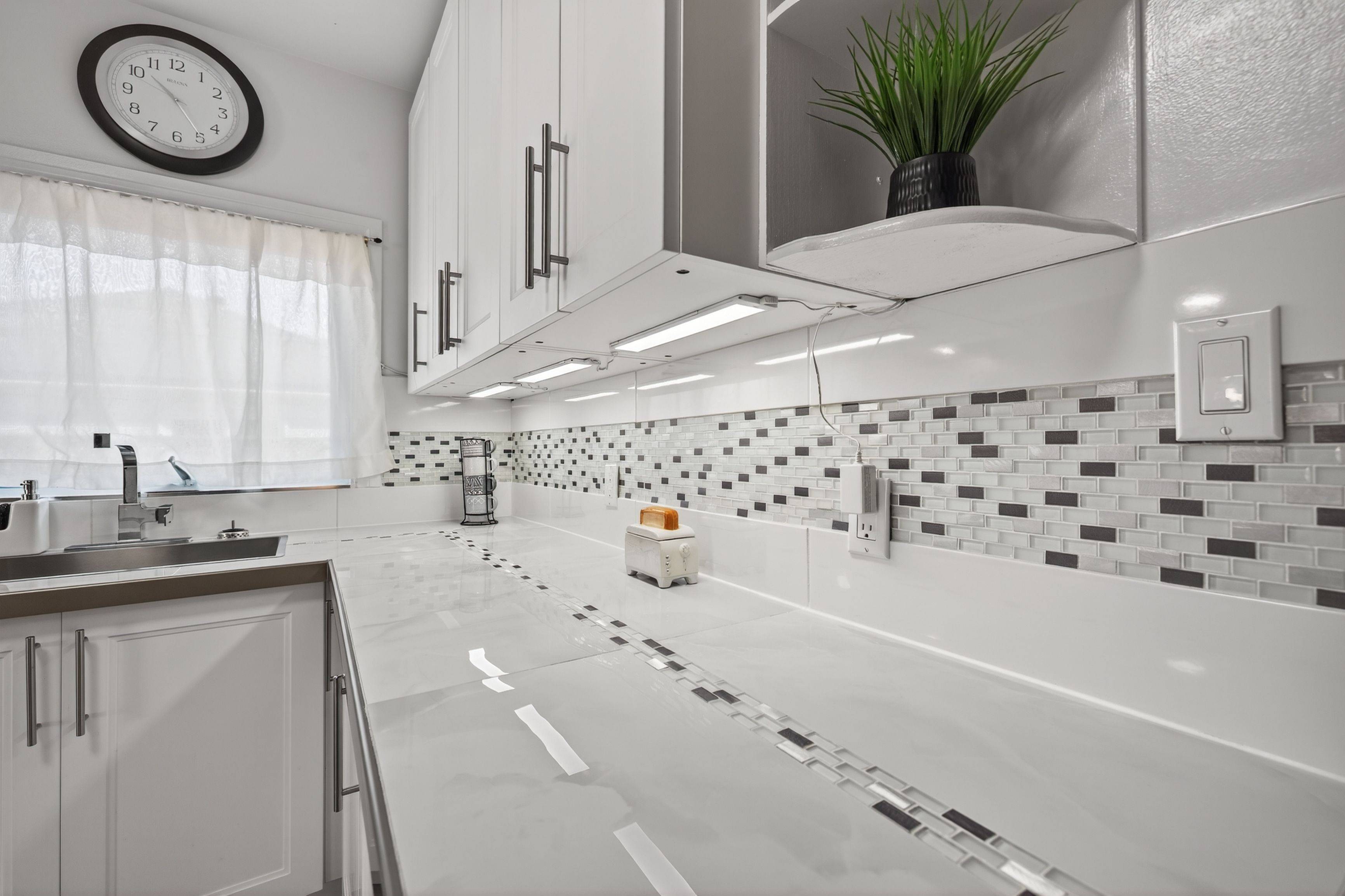 Chatham-kent, ON N0P 1A0,70 Jane ST