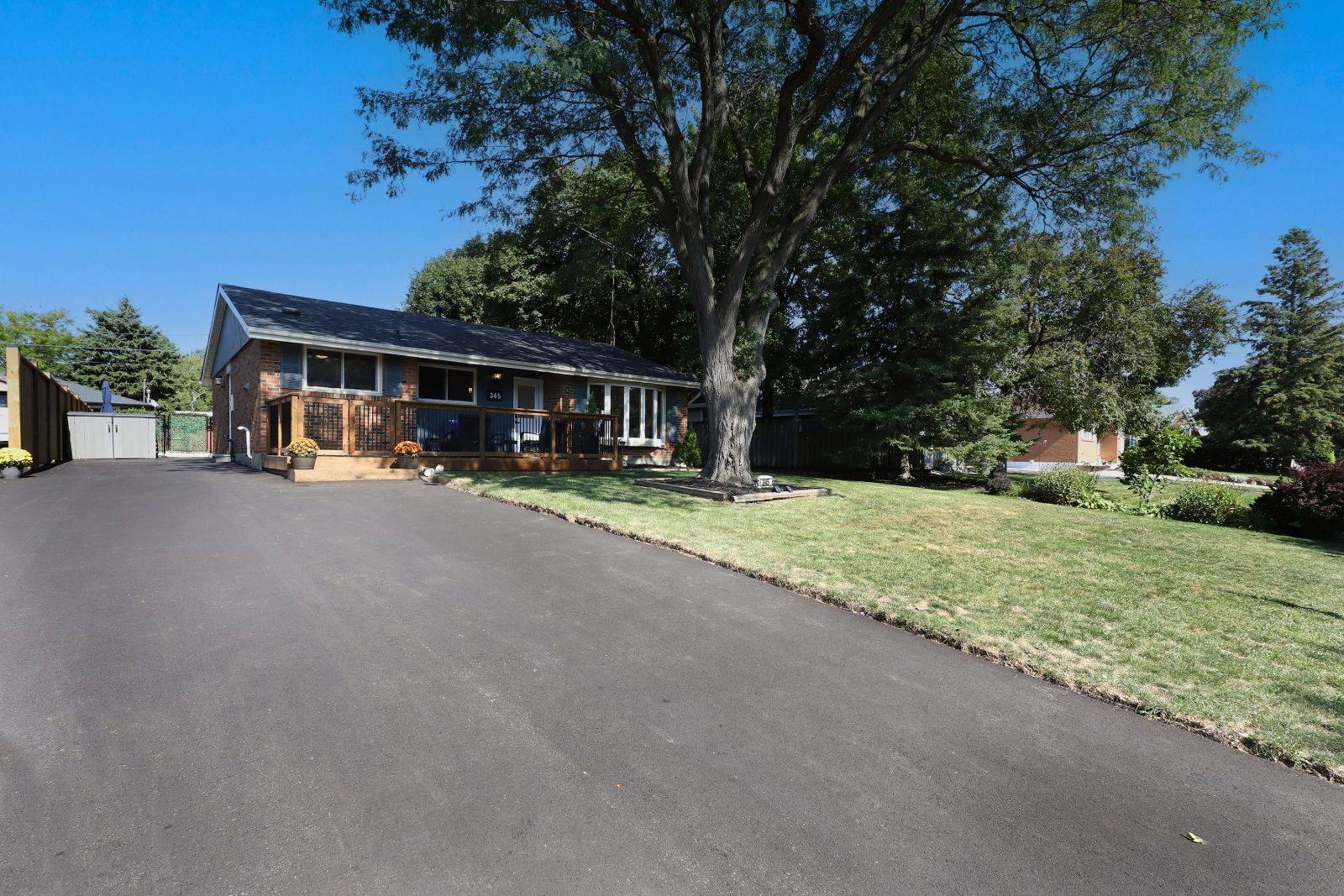 Milton, ON L9T 2G1,345 Maplewood CRES