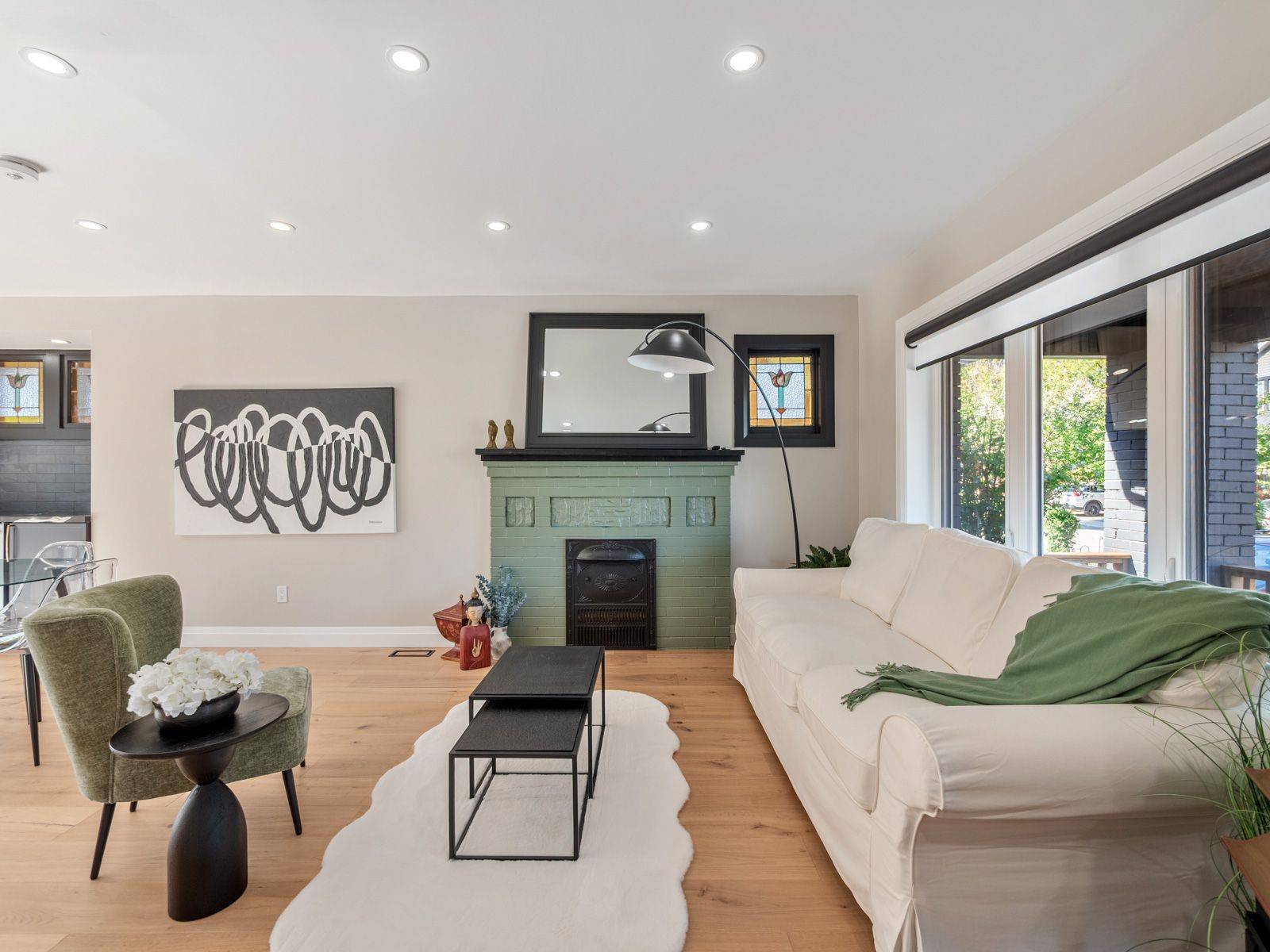 Hamilton, ON L8M 3J4,187 Rosslyn AVE S