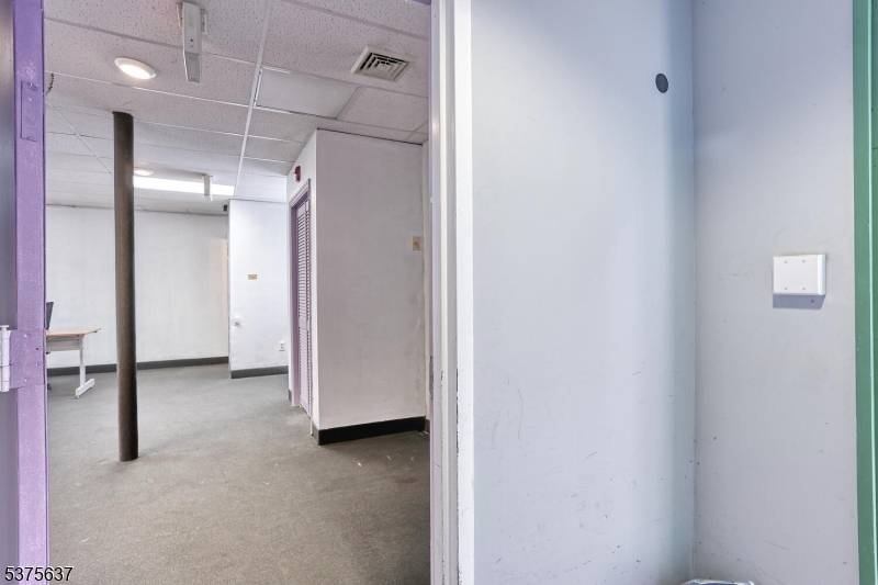 Pompton Lakes Boro, NJ 07442,24 Lakeside Ave