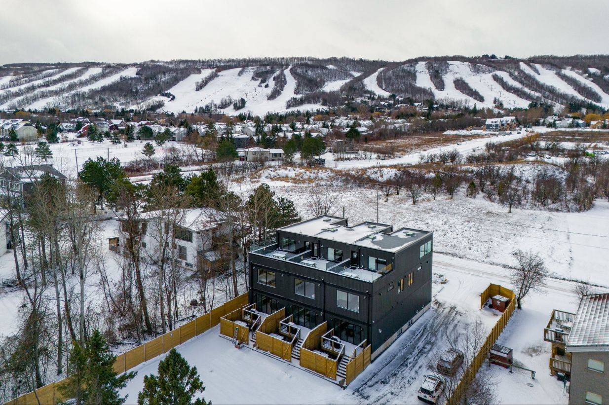 Blue Mountains, ON L9Y 0N3,145 Kandahar LN #1,2,3