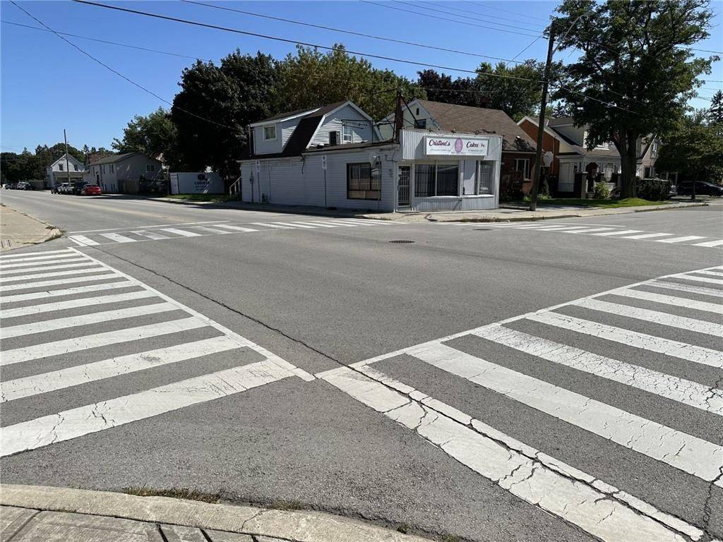 Hamilton, ON L8V 2W9,129 EAST 23RD ST