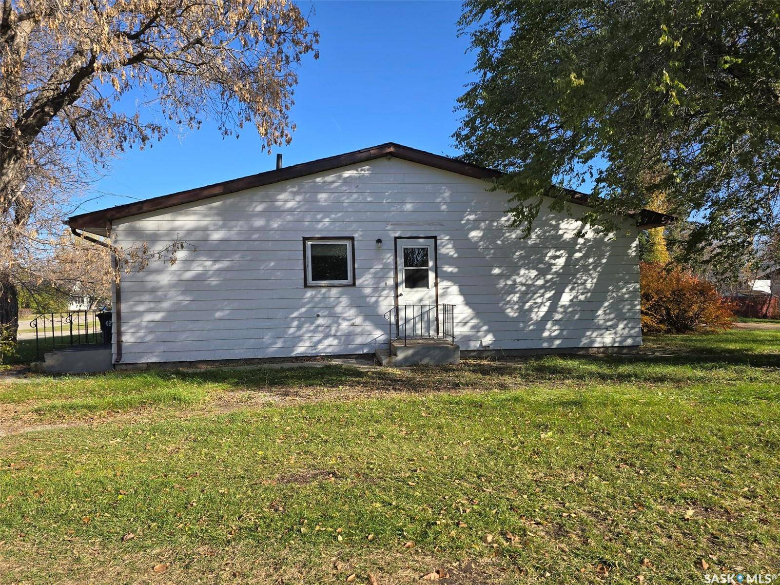 Broadview, SK S0G 0K0,413-415 Calgary STREET