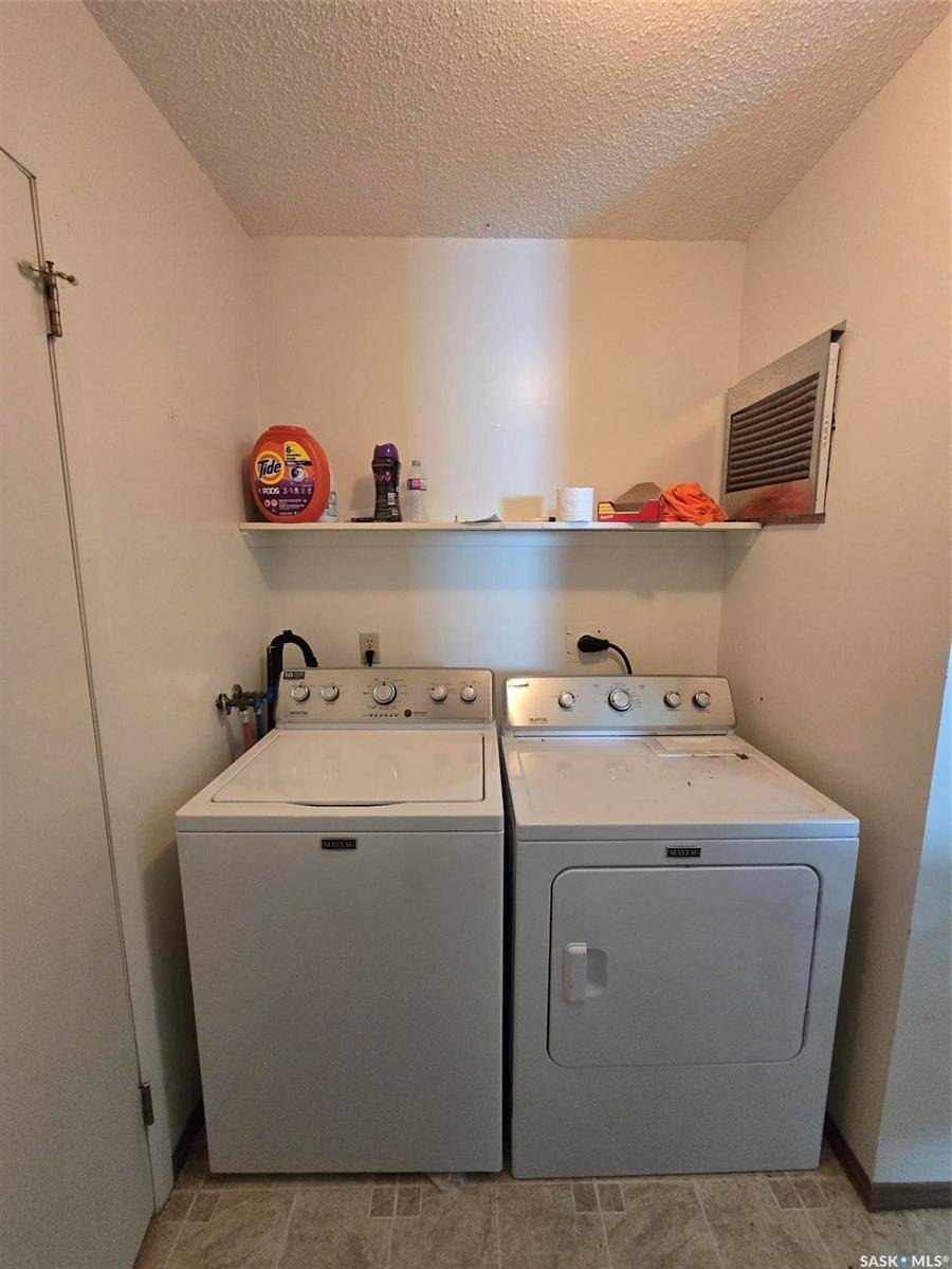 Broadview, SK S0G 0K0,413-415 Calgary STREET