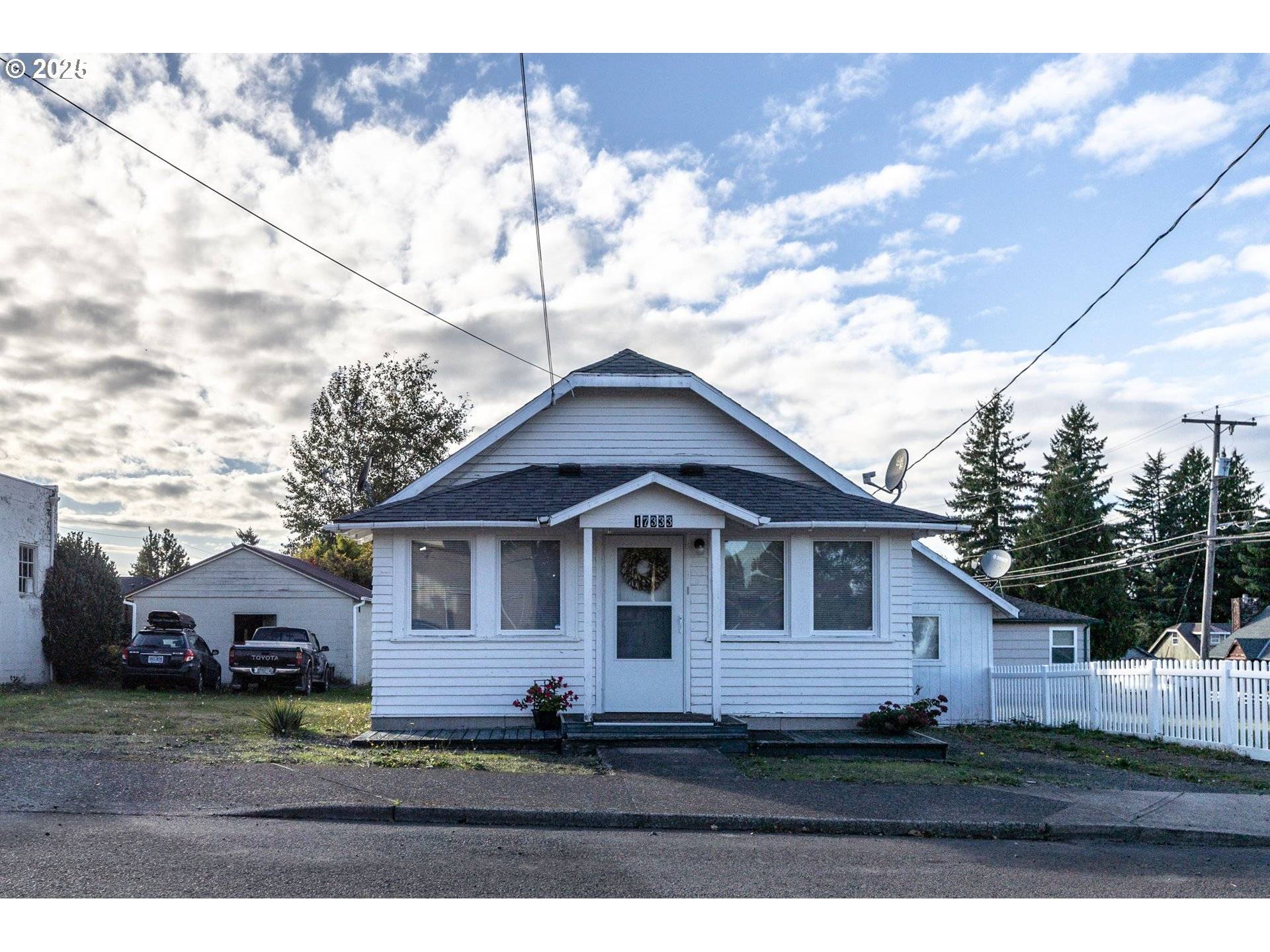 Sandy, OR 97055,38871 PROCTOR BLVD