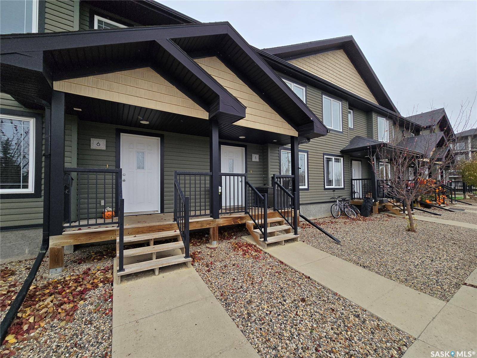 Weyburn, SK S4H 2K9,815 5th STREET NE #6