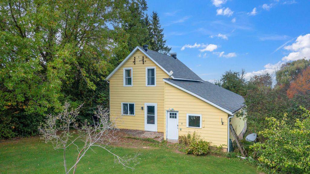 Blue Mountains, ON N0H 1J0,355695 The Blue Mountain Euphrasia Townline