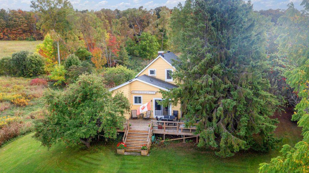 Blue Mountains, ON N0H 1J0,355695 The Blue Mountain Euphrasia Townline