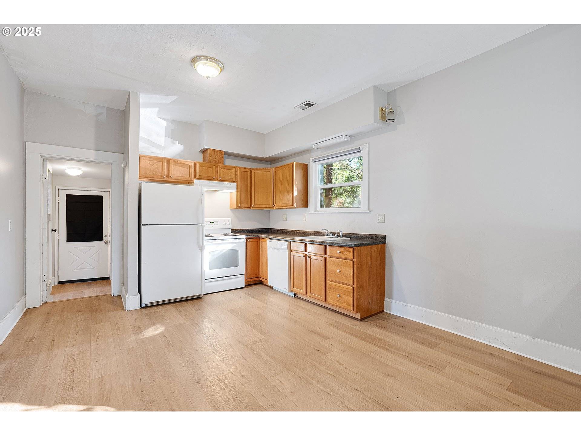 Hillsboro, OR 97123,635 SE WALNUT ST