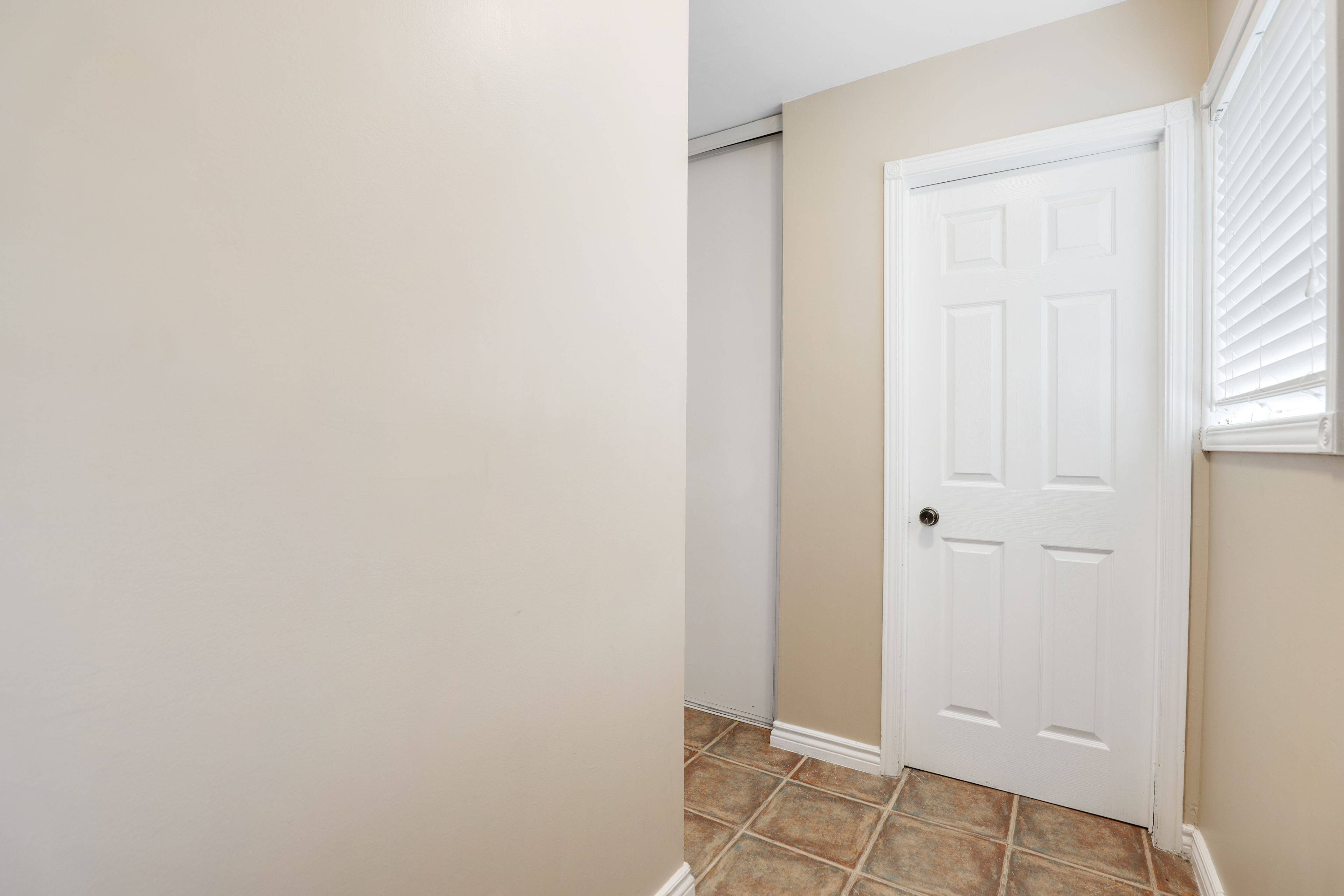 Cyrville - Carson Grove - Pineview, ON K1B 5K8,1637 Saxony CRES