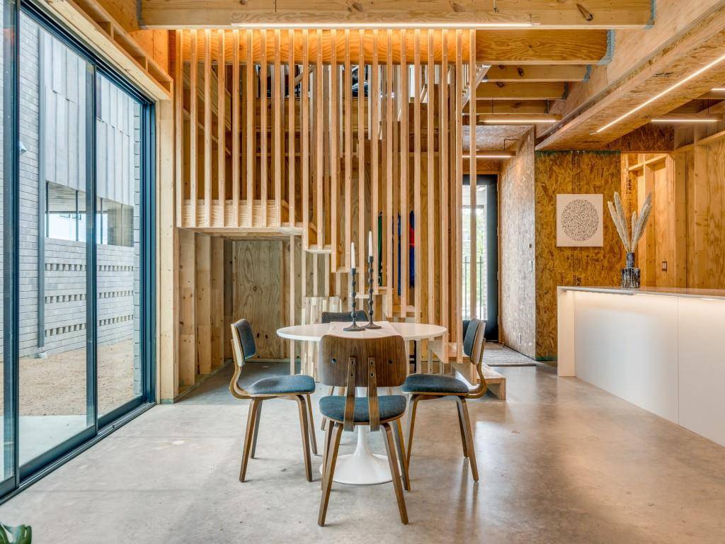 Dallas, TX 75243,907 Blackland Court