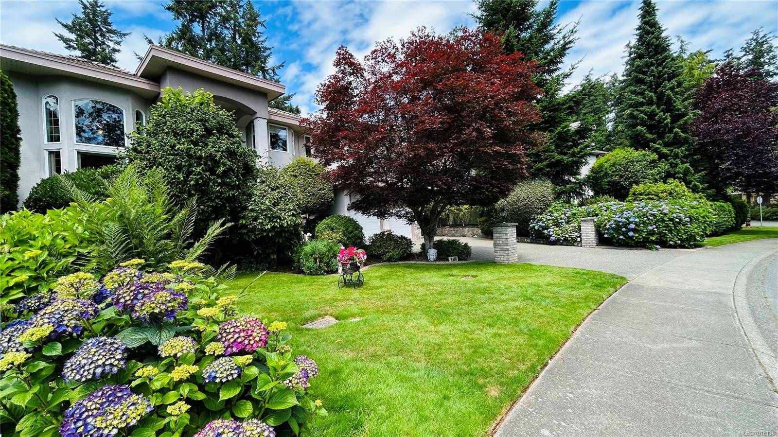 Saanich, BC V8Y 3G5,4638 Boulderwood Dr