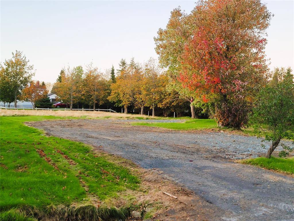 Bay Roberts, NL A0A1G0,399-401 Water Street