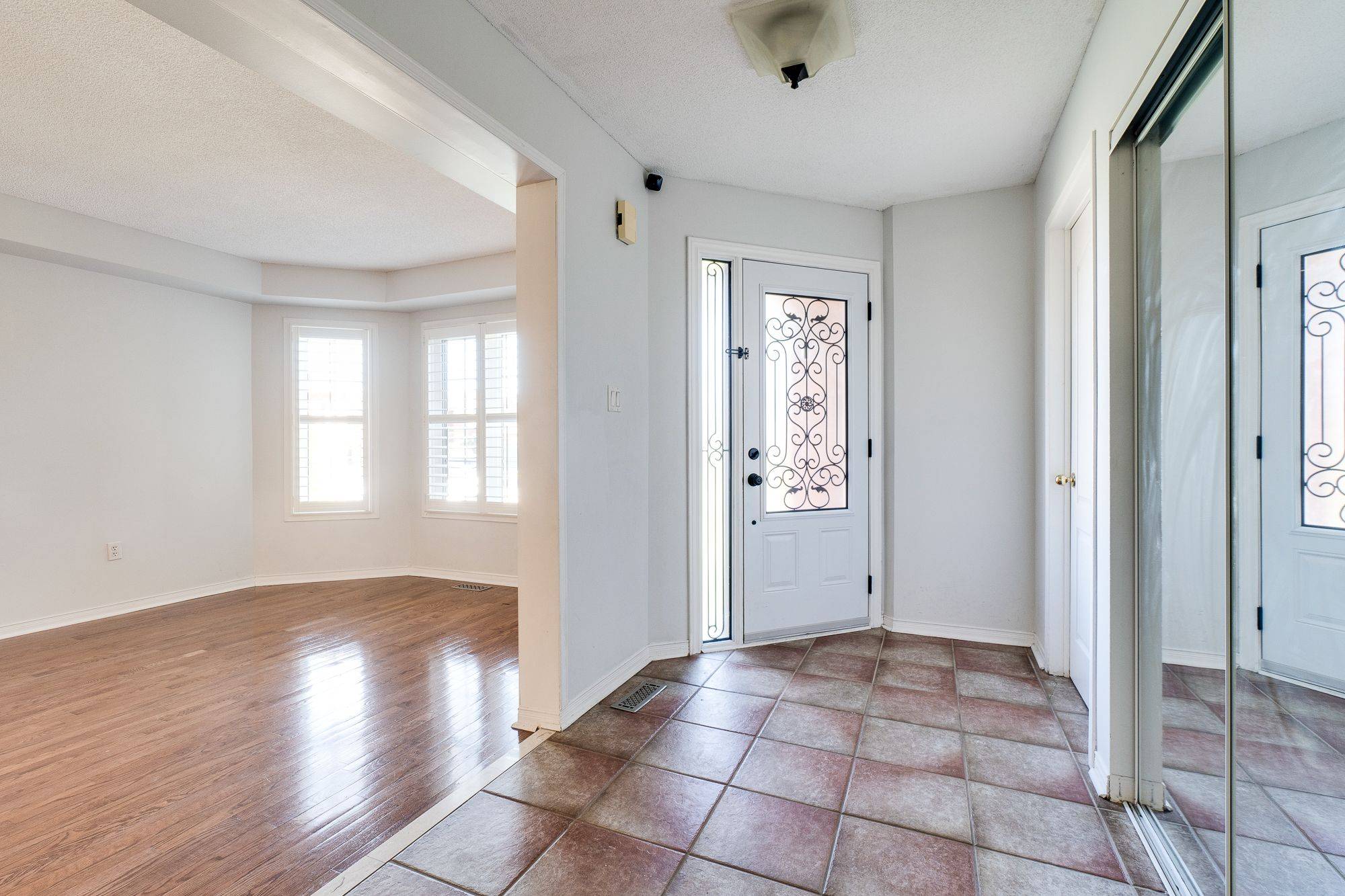 Mississauga, ON L5N 6W8,3841 Periwinkle CRES