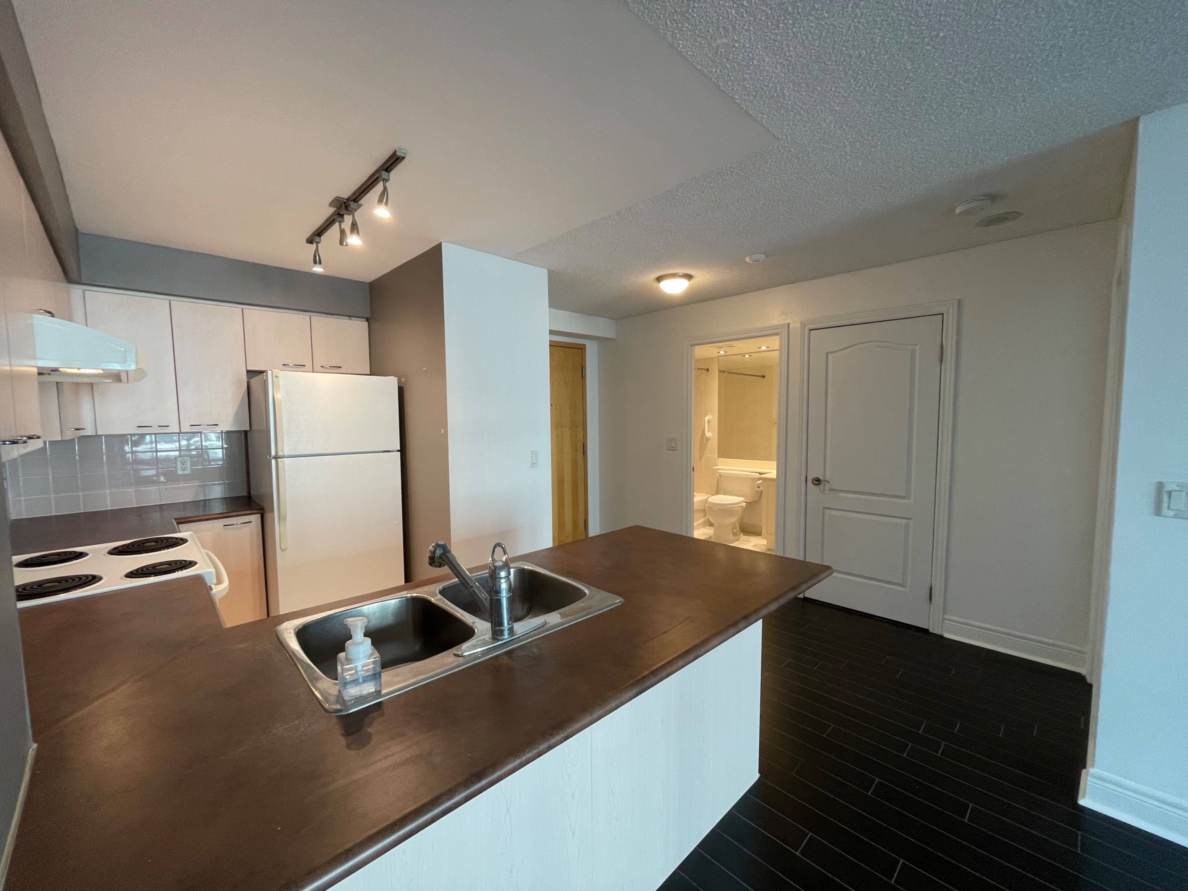 Markham, ON L3T 7Y5,48 Suncrest BLVD #515