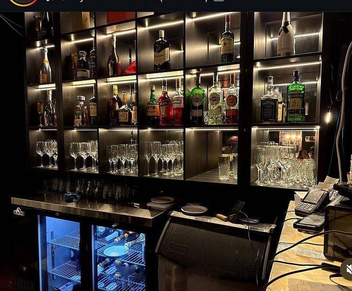 Toronto C04, ON M5M 4A4,1988 Avenue RD #2nd floor