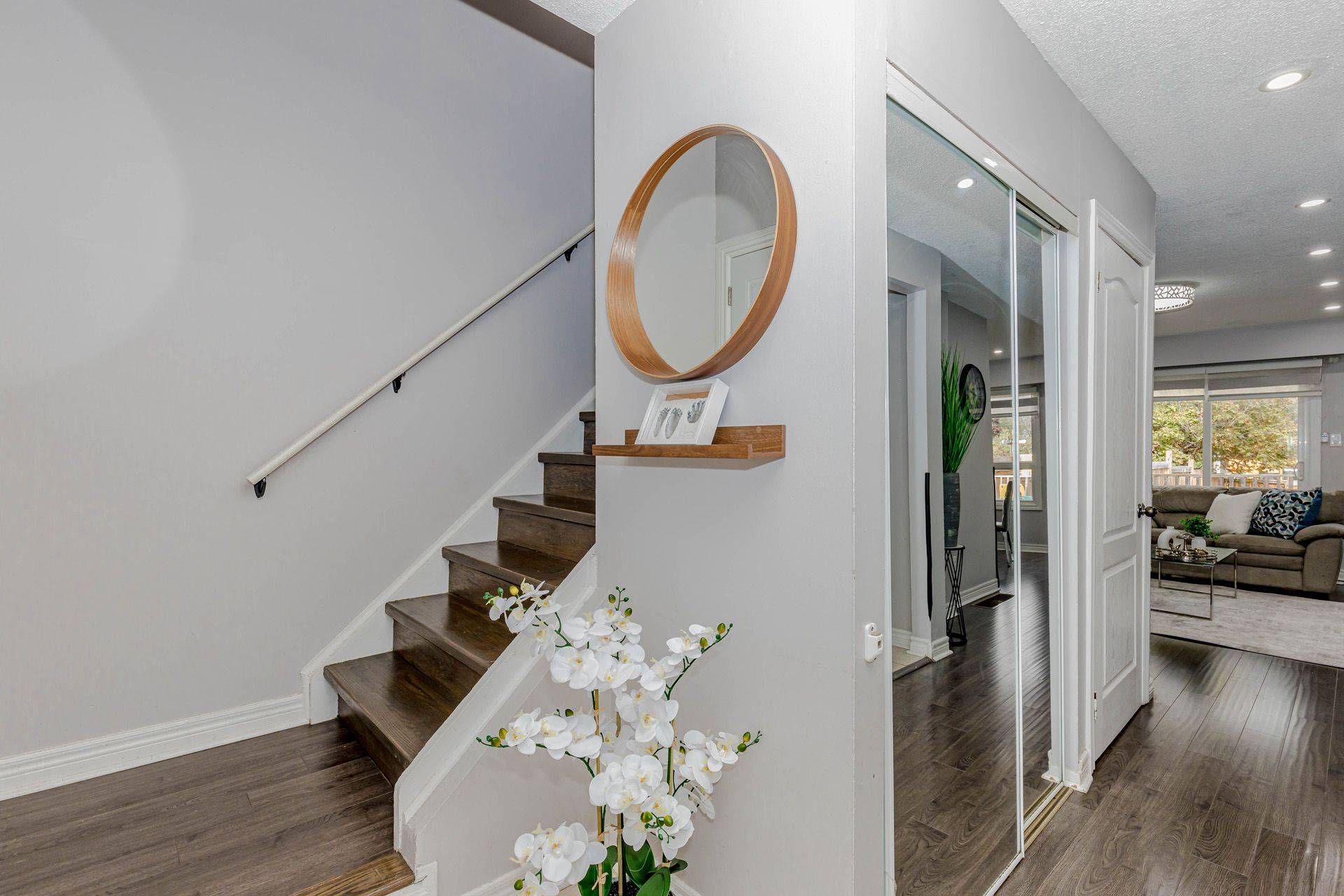 Brampton, ON L6V 2X5,3 Kingswood DR