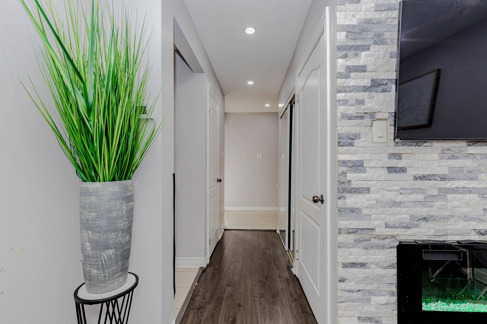 Brampton, ON L6V 2X5,3 Kingswood DR