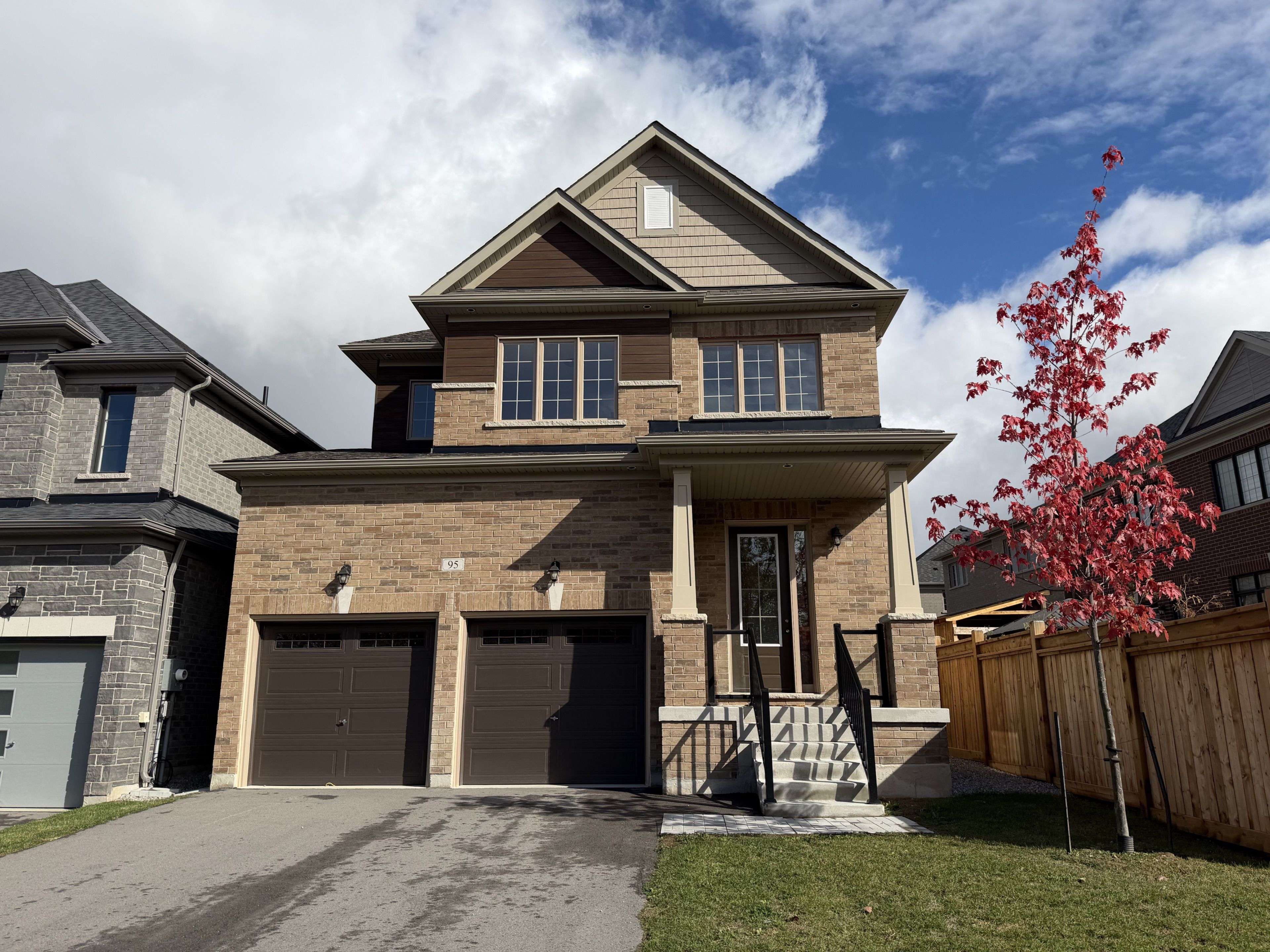 Springwater, ON L0L 1Y3,95 Calypso AVE