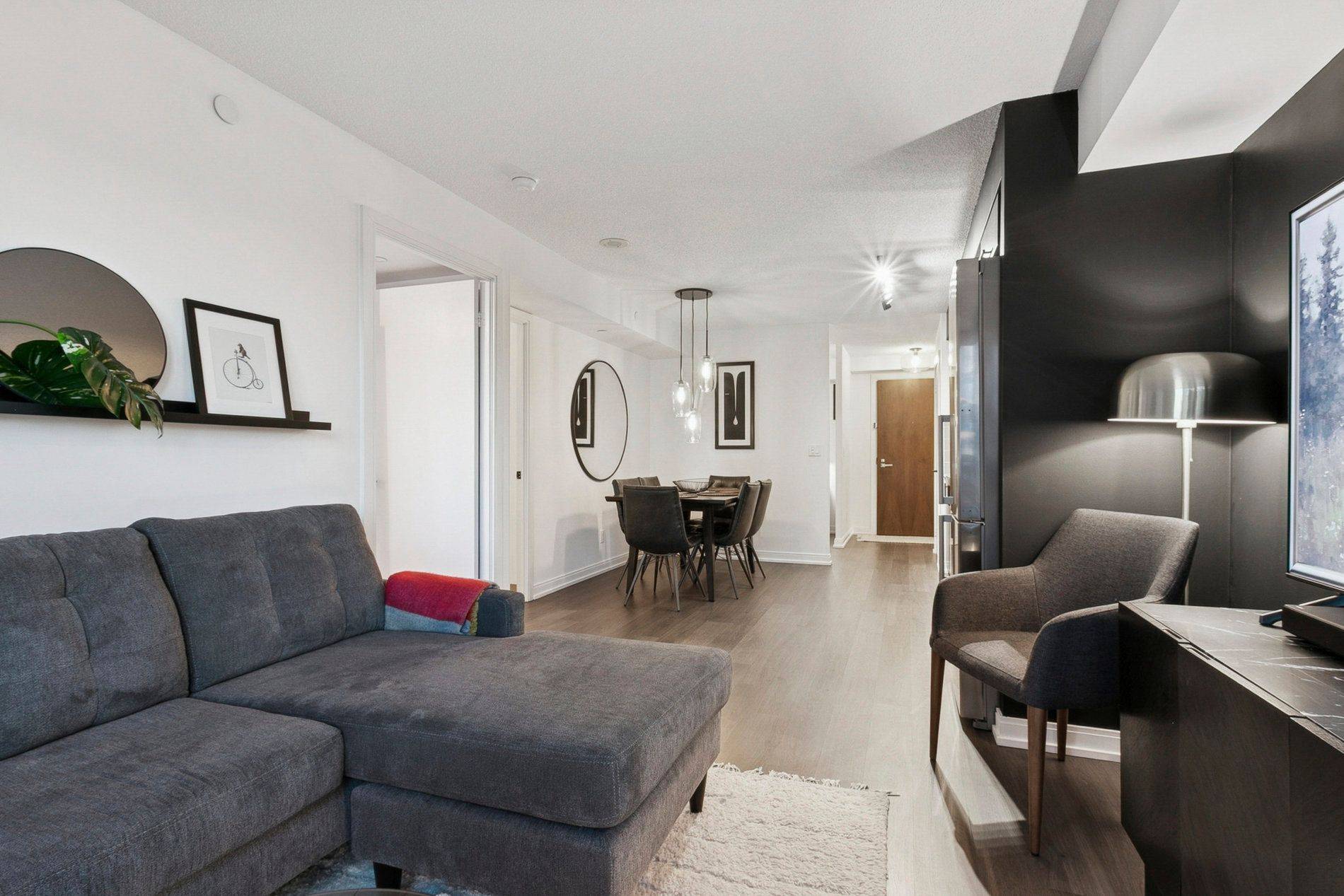 Toronto E07, ON M1S 0L7,255 Village green SQ #1301