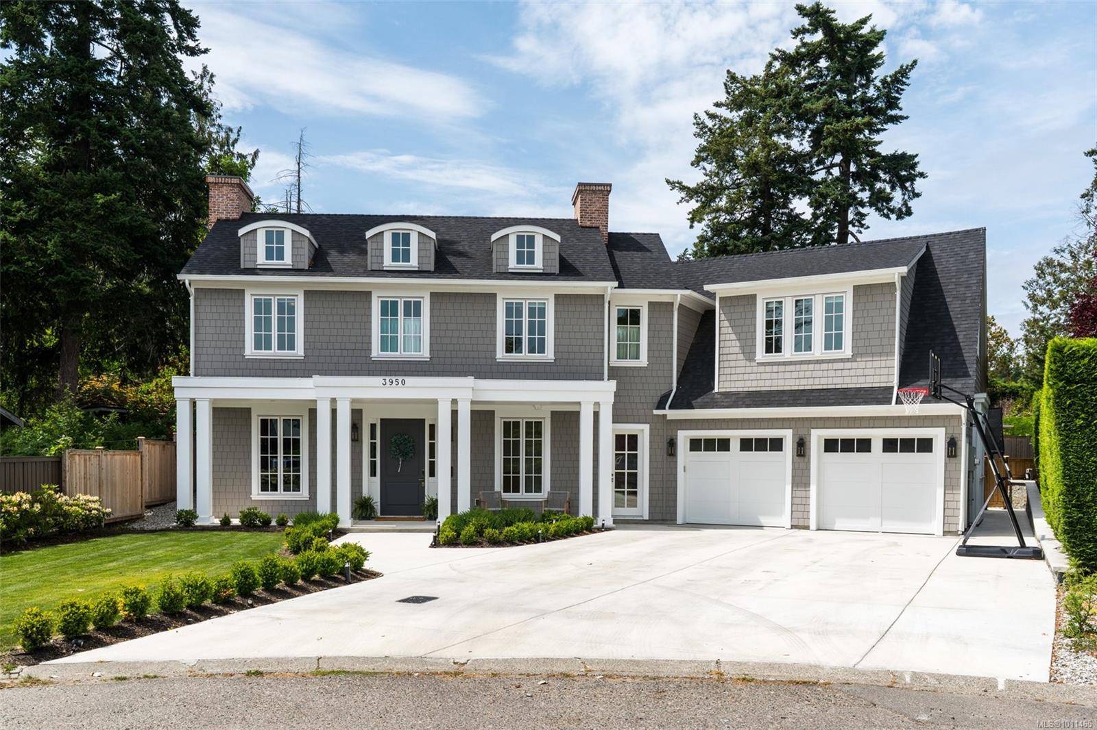 Saanich, BC V8N 4N4,3950 Sequoia Pl