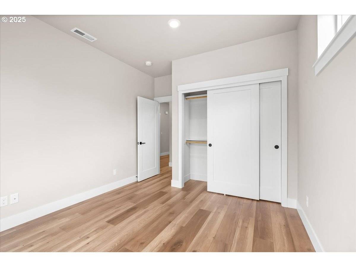 Hillsboro, OR 97123,7236 SE BENEDICT ST