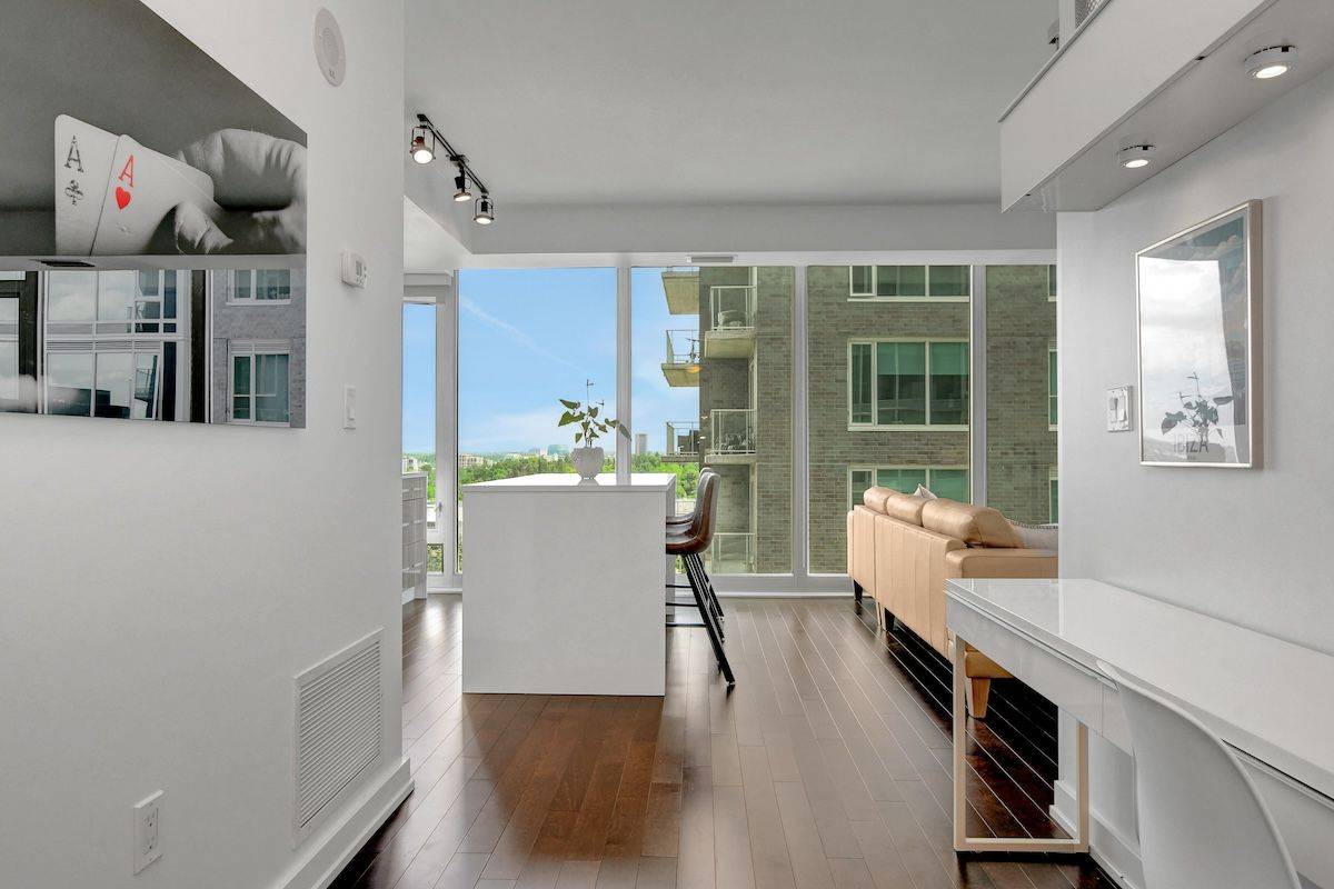 Dows Lake - Civic Hospital And Area, ON K1S 5V3,111 Champagne AVE S #1410