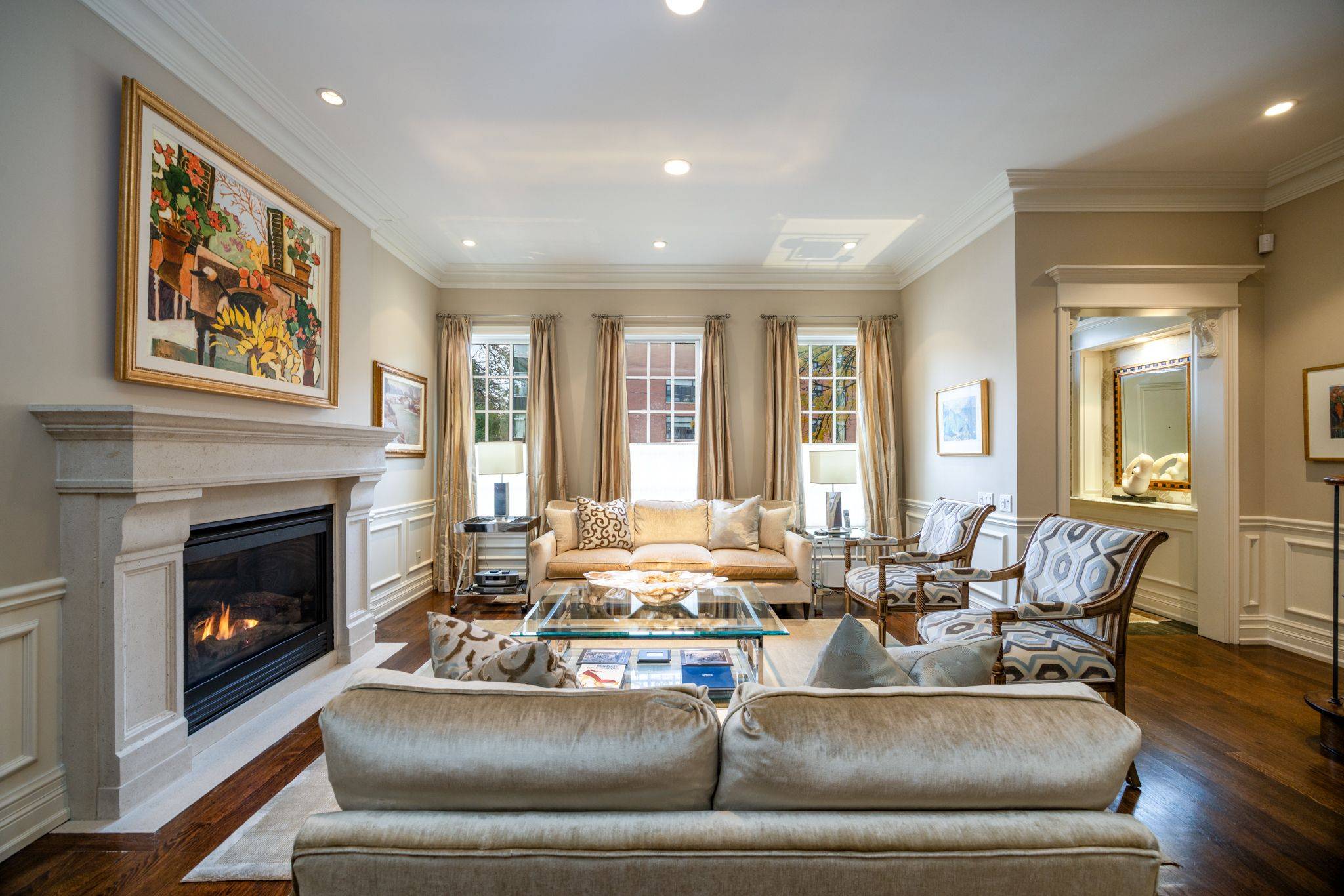 Toronto C02, ON M5R 1H8,117 Davenport RD