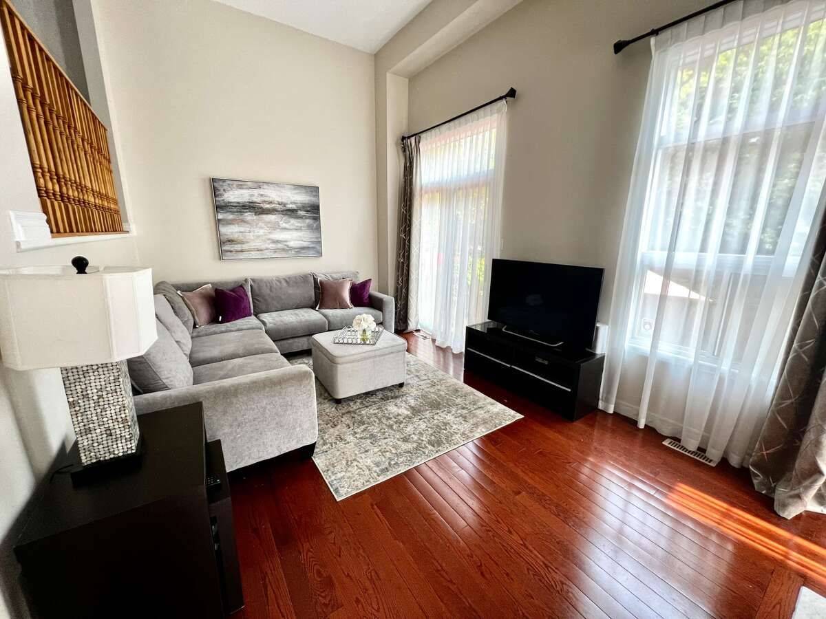 Richmond Hill, ON L4C 0H6,95 Weldrick RD E #74