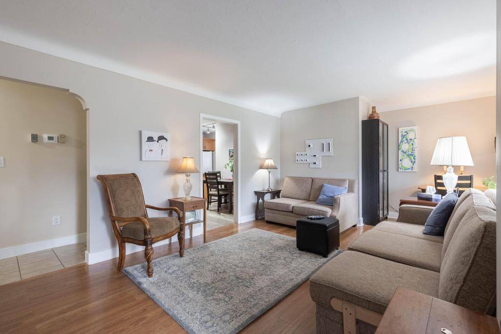 St. Catharines, ON L2M 4L7,96 Royal Manor DR