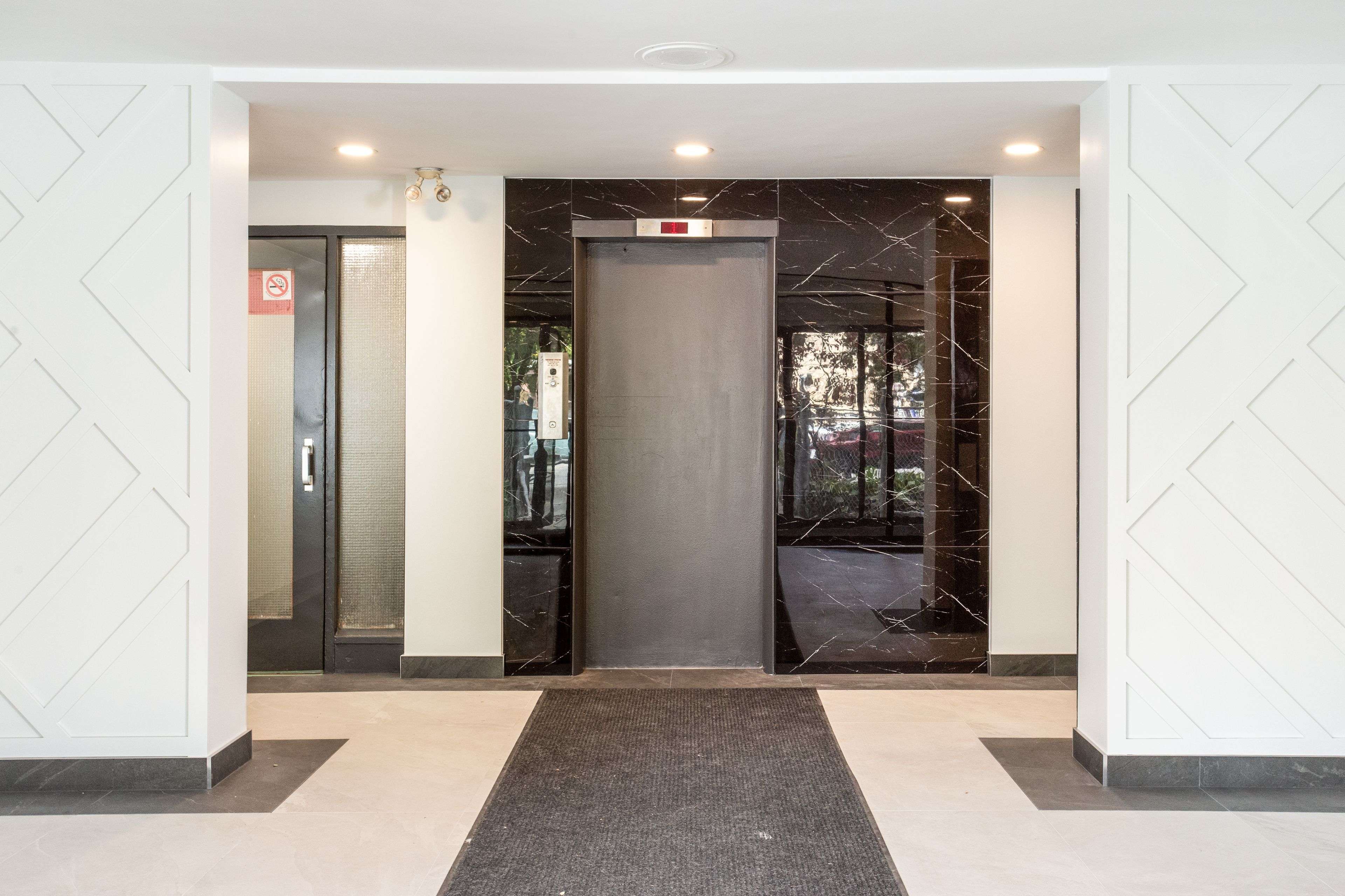 Toronto W07, ON M8Y 1Y9,5 Hill Heights RD E #105