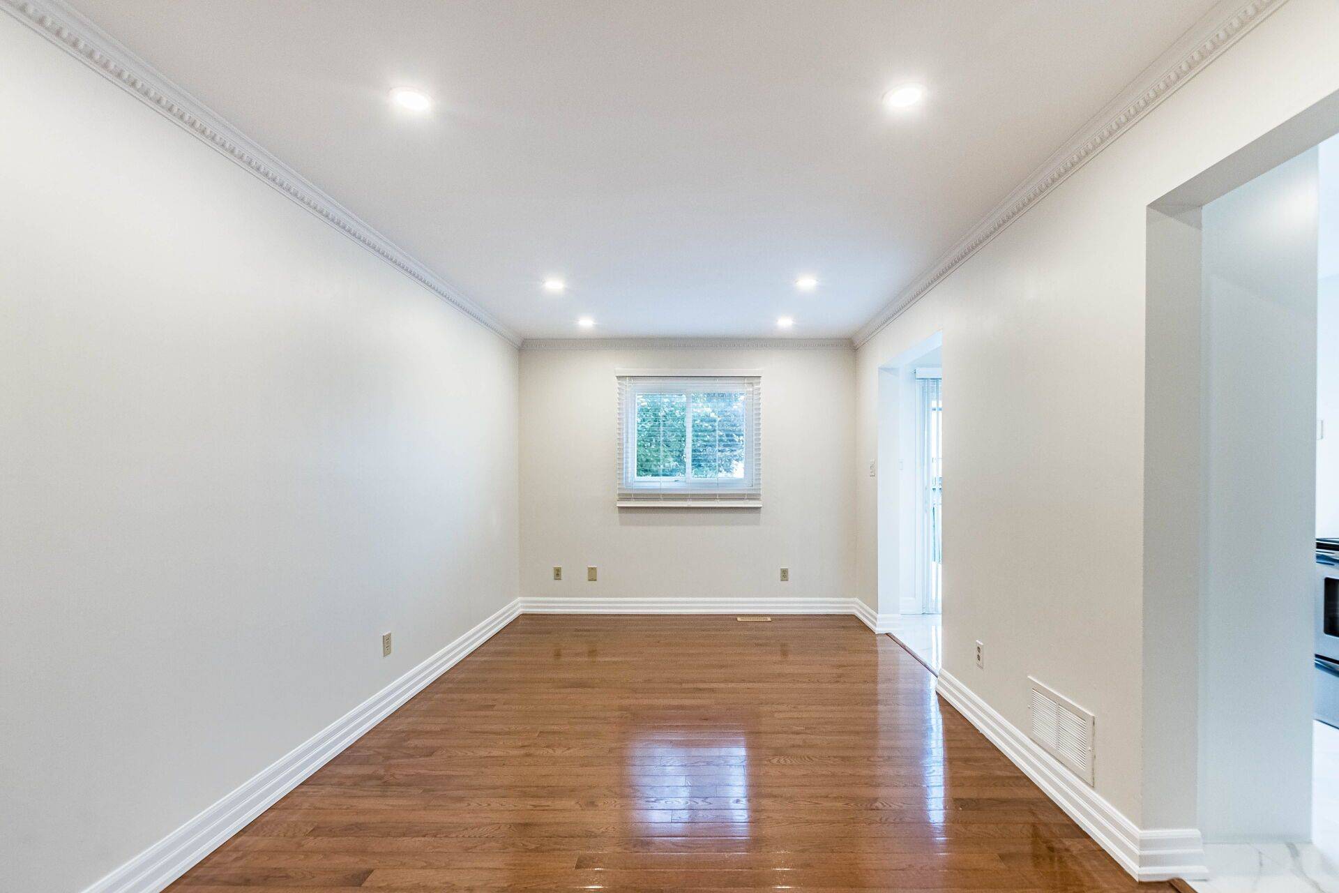 Mississauga, ON L5N 6G3,3466 Nighthawk TRL