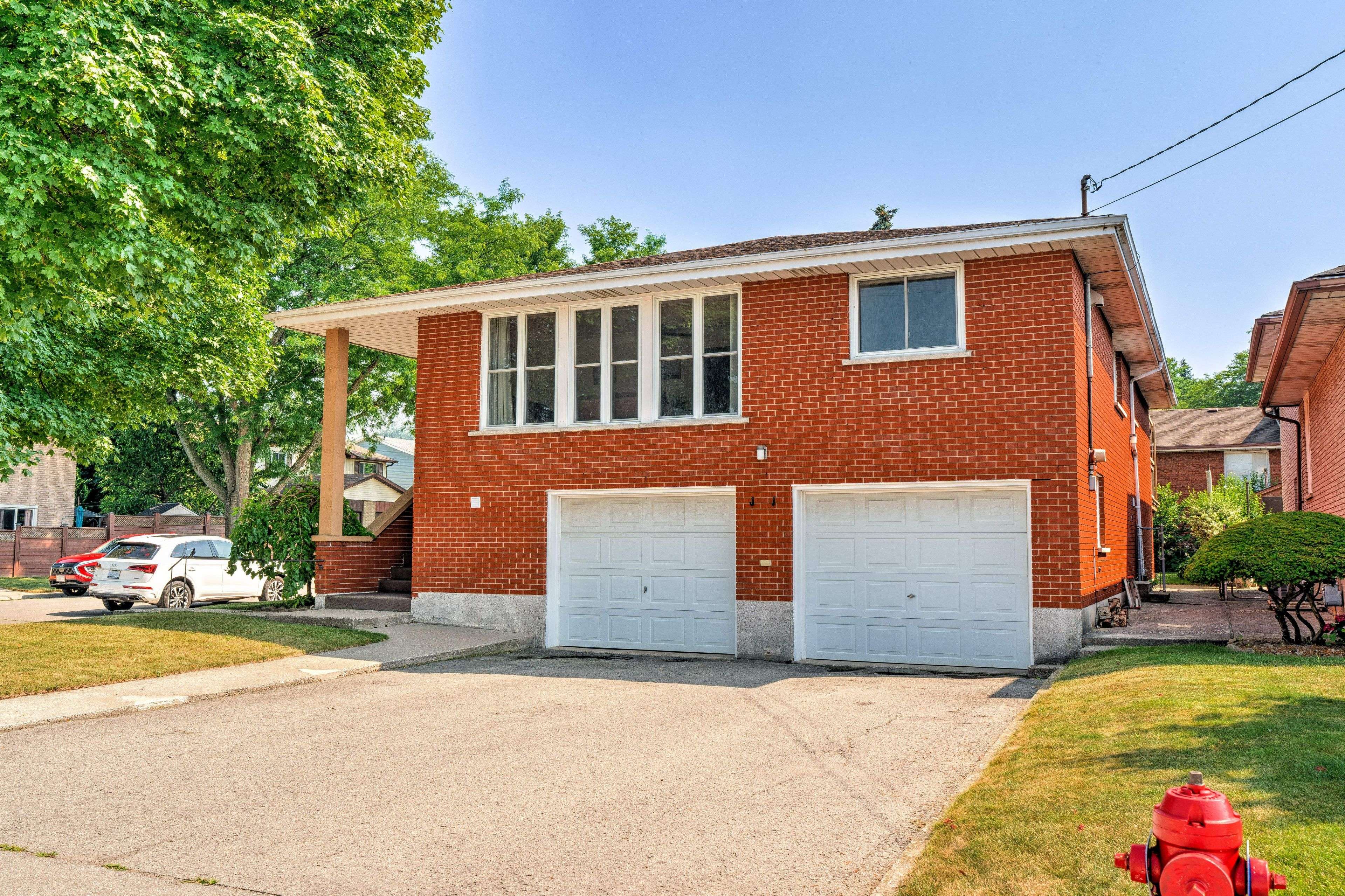 Hamilton, ON L8T 4V7,4 Beston DR