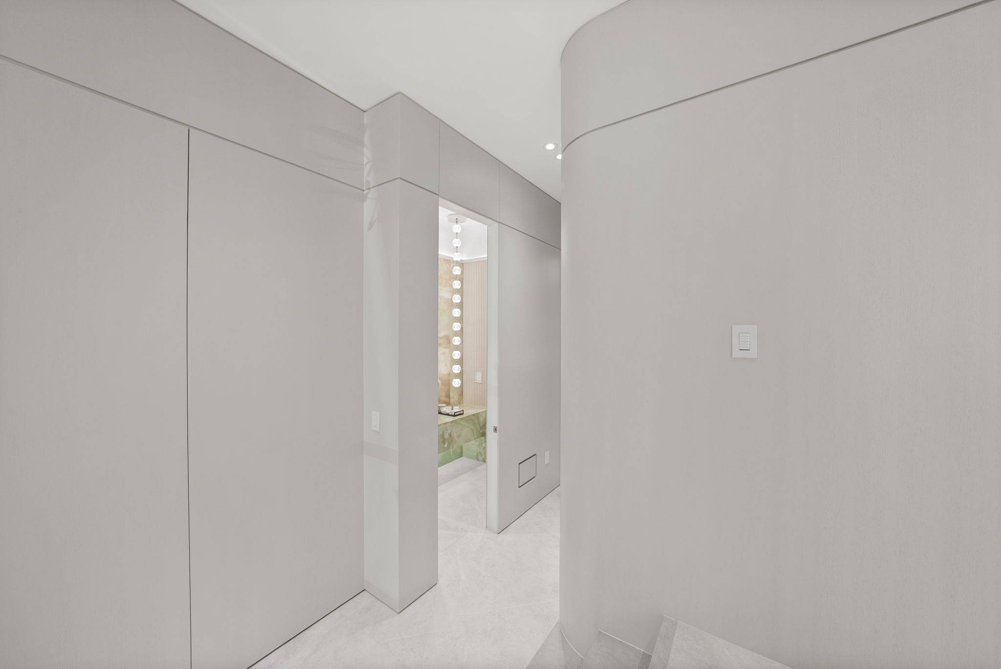 Toronto C04, ON M4R 1T1,39 Chudleigh AVE