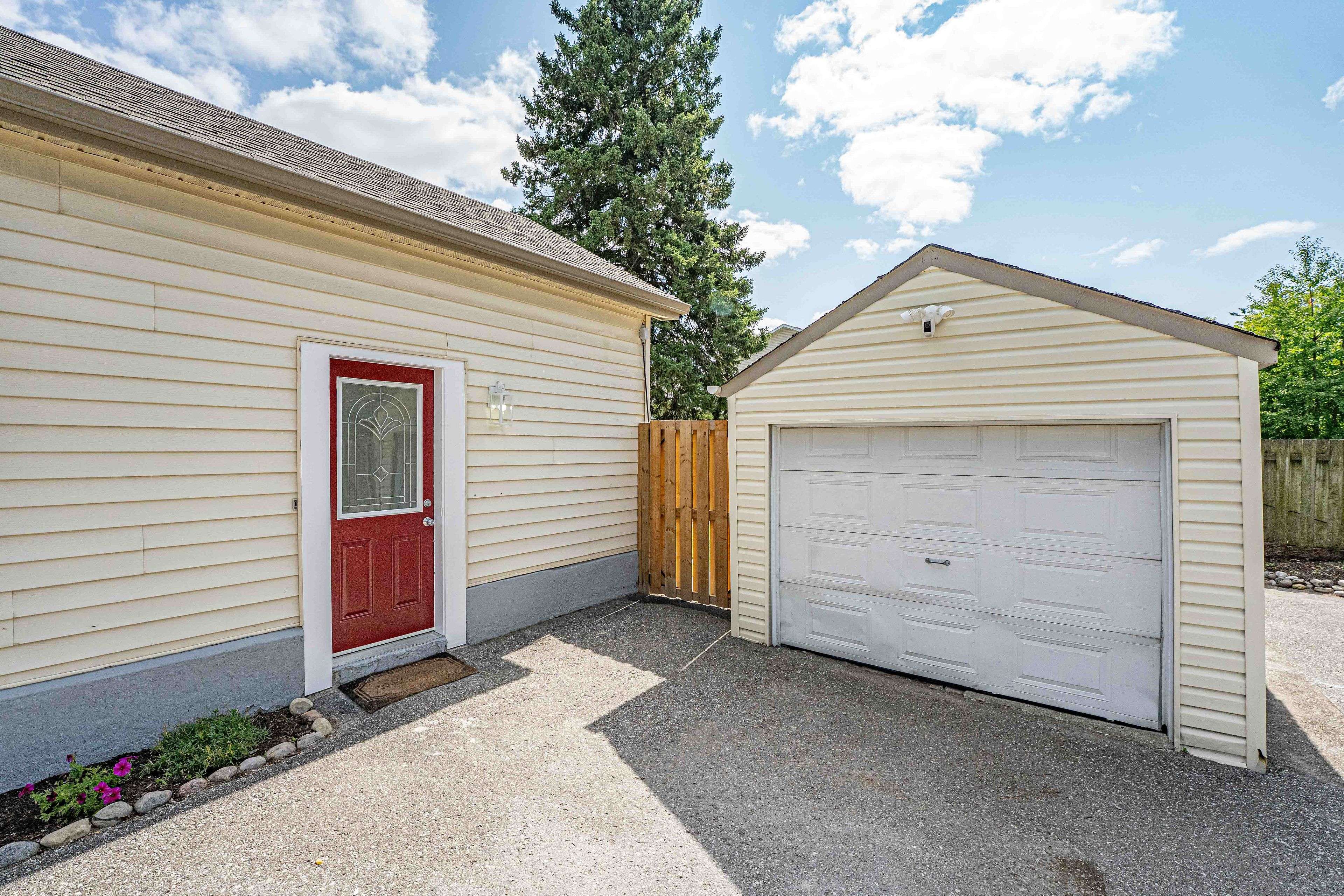 Barrie, ON L4N 2H8,61 Victoria ST