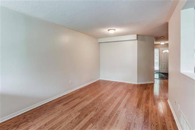 Mississauga, ON L5H 4K4,1084 Queen ST W #24B