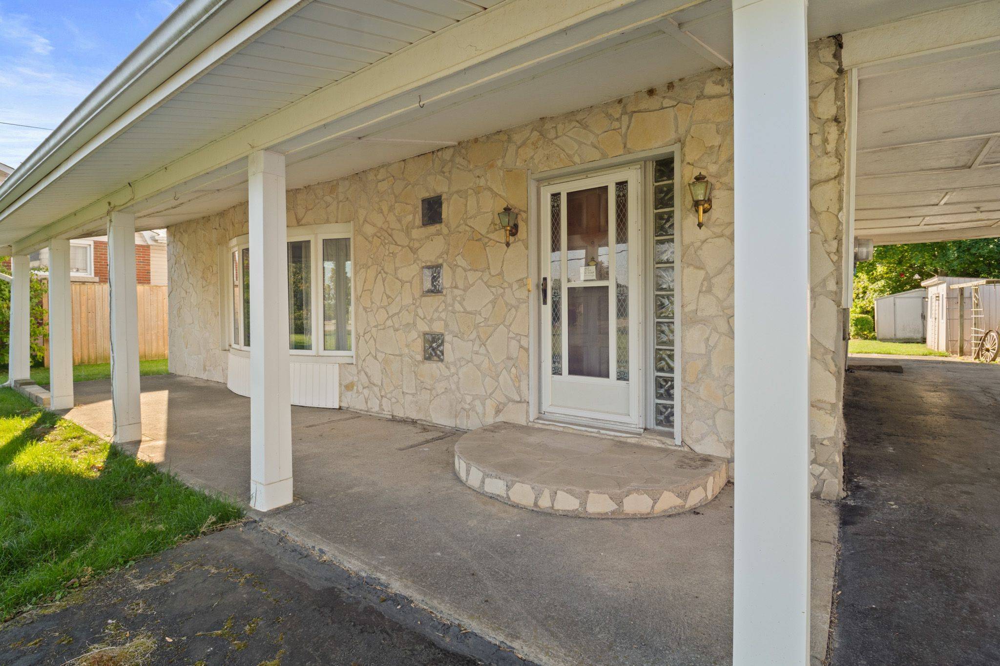 Niagara-on-the-lake, ON L0S 1J0,613 Queenston RD