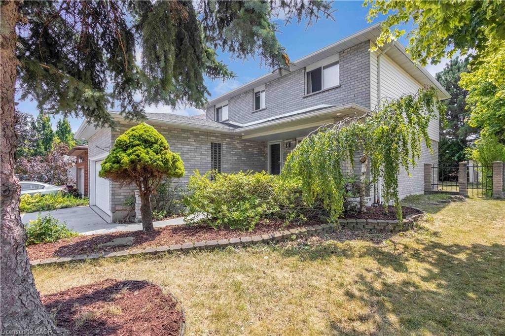 Hamilton, ON L9B 2G6,2 ROBESPIERRE CT