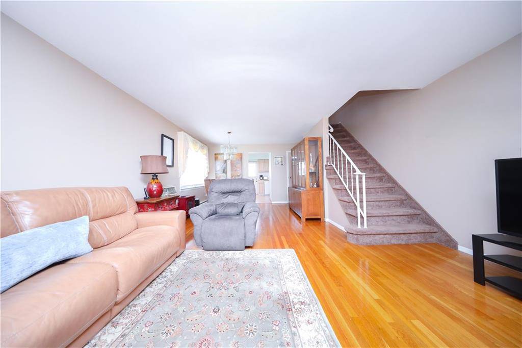 Staten  Island, NY 10308,223 Abingdon AVE