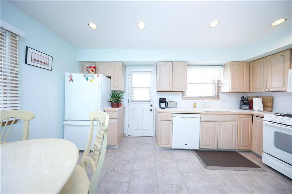 Staten  Island, NY 10308,223 Abingdon AVE