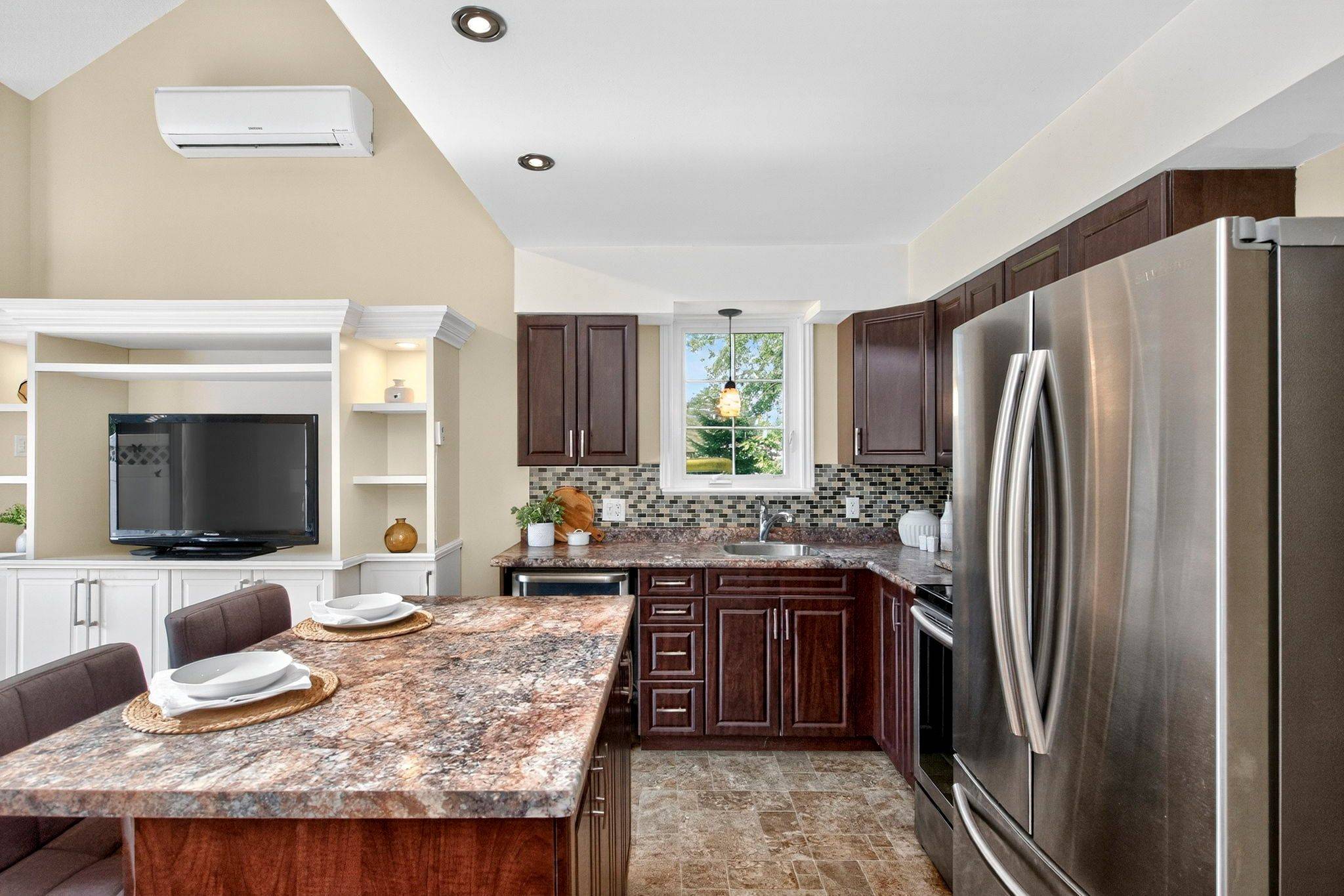 Ramara, ON L0K 1B0,81 Laguna Pkwy #14