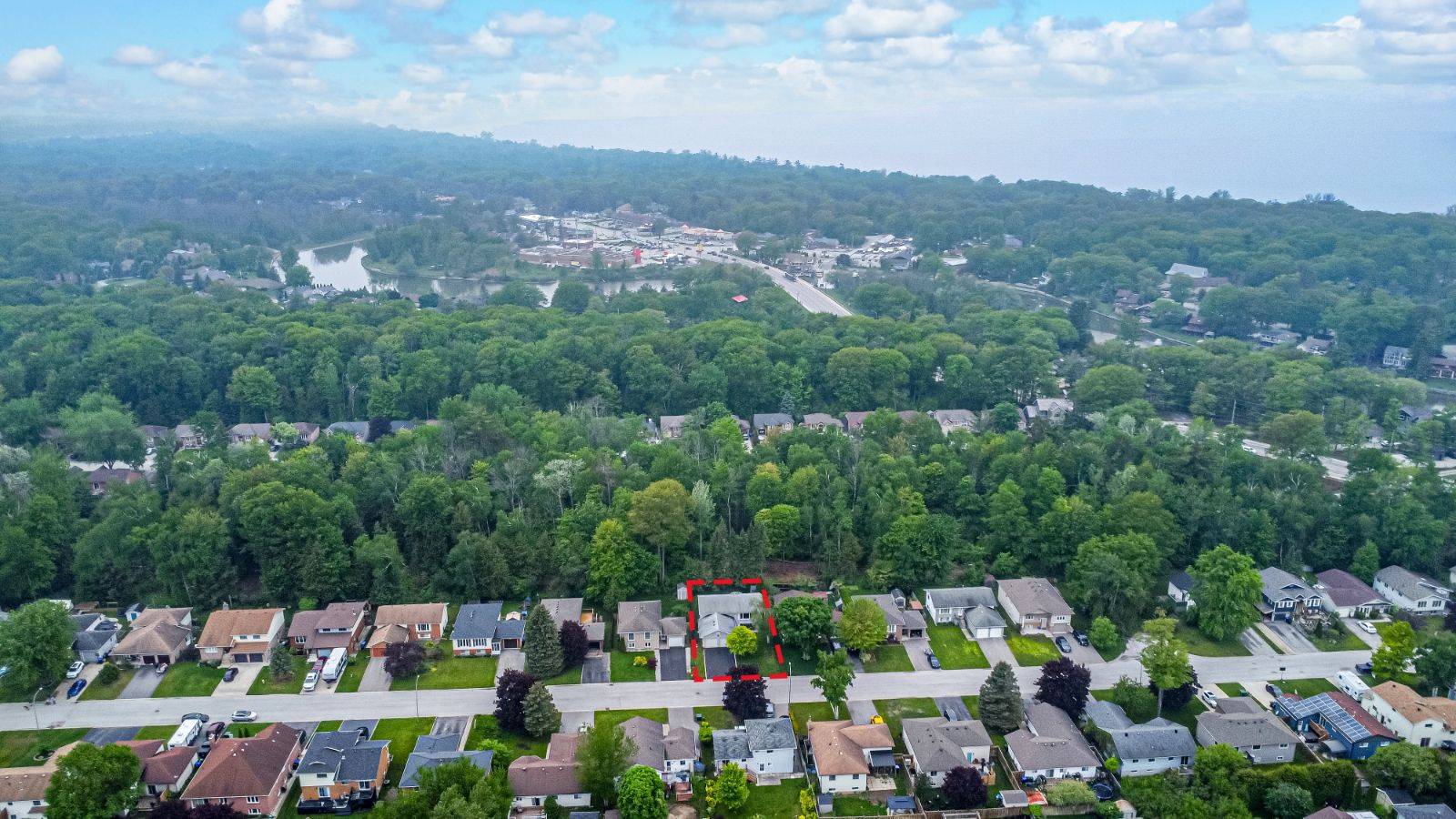 Wasaga Beach, ON L9Z 1G3,26 Innisbrook DR