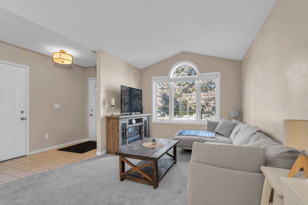 Tillsonburg, ON N4G 5N9,32 Magnolia DR