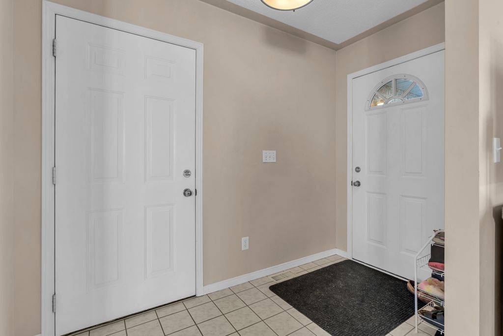 Tillsonburg, ON N4G 5N9,32 Magnolia DR