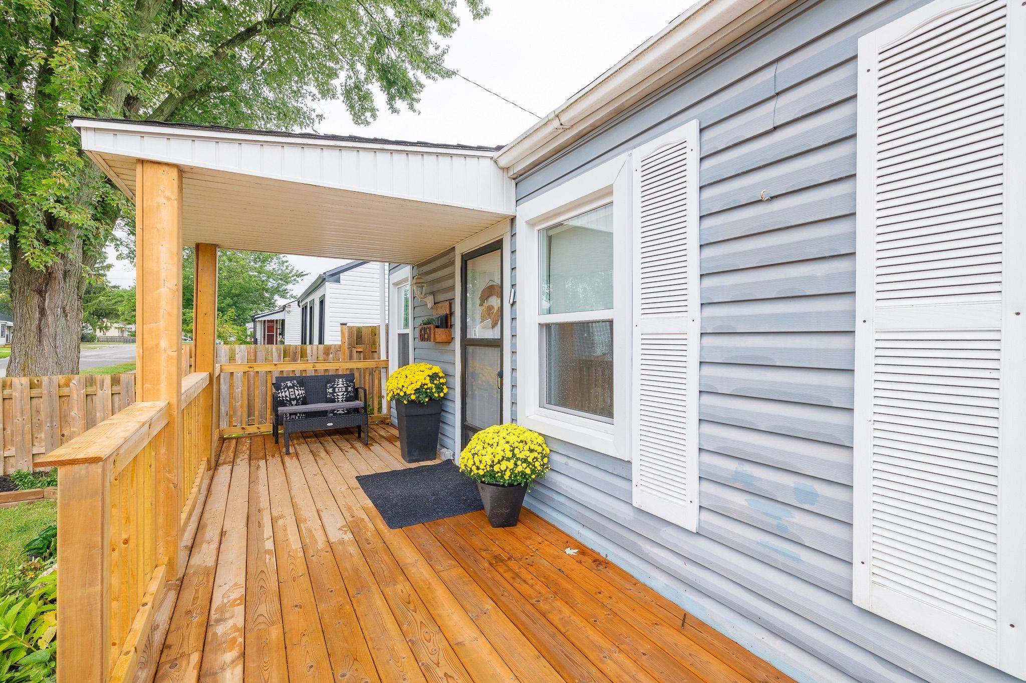 Niagara Falls, ON L2G 3A3,6151 CADHAM ST